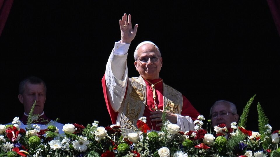 Papa Leão XIV realiza vigília de oração pela paz neste sábado na Basílica de São Pedro