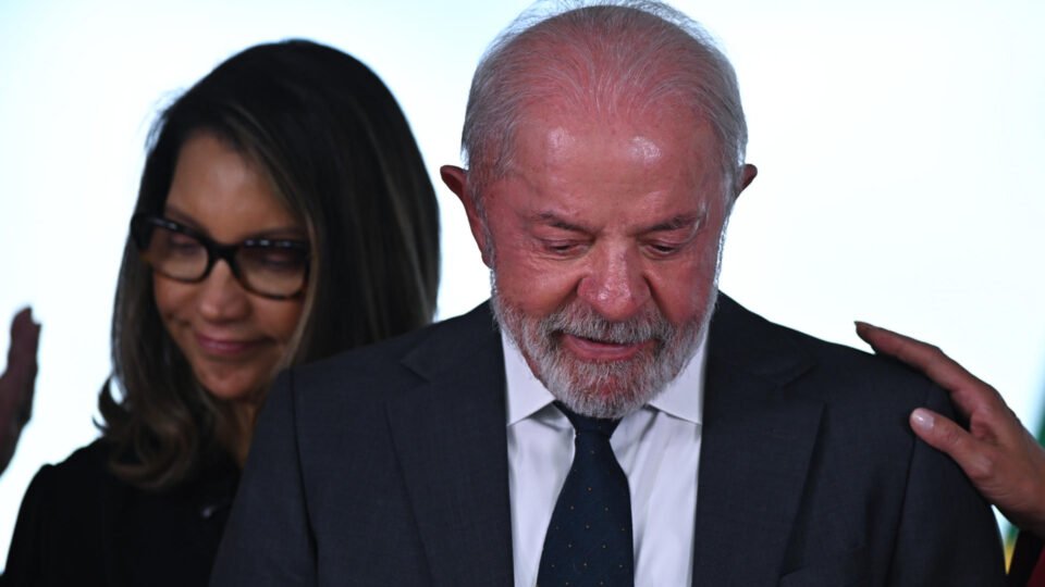 Lula divulga vídeos de exercícios para mostrar preparo físico antes da eleição