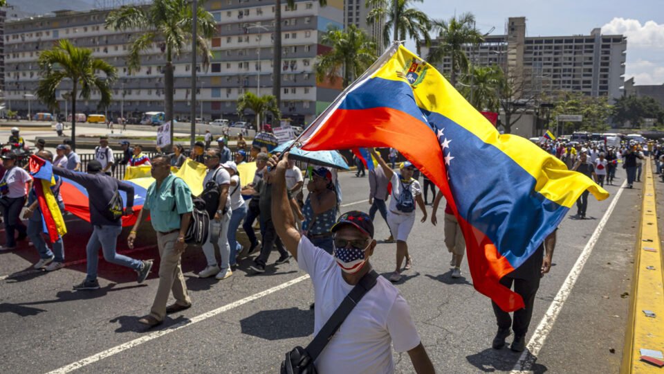 Venezuela após 100 dias da captura de Maduro: um governo interino com estrutura de repressão