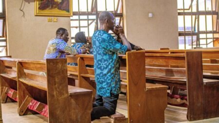 Cristão é morto sob tortura no Paquistão; ataque na Nigéria deixa 20 mortos