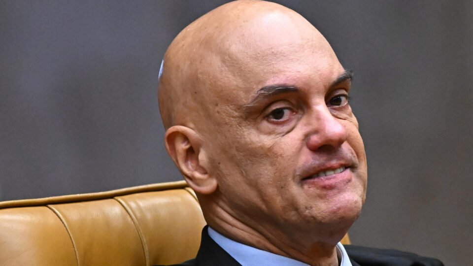 Relatório da Câmara dos EUA critica ações de Moraes e alerta para interferência eleitoral