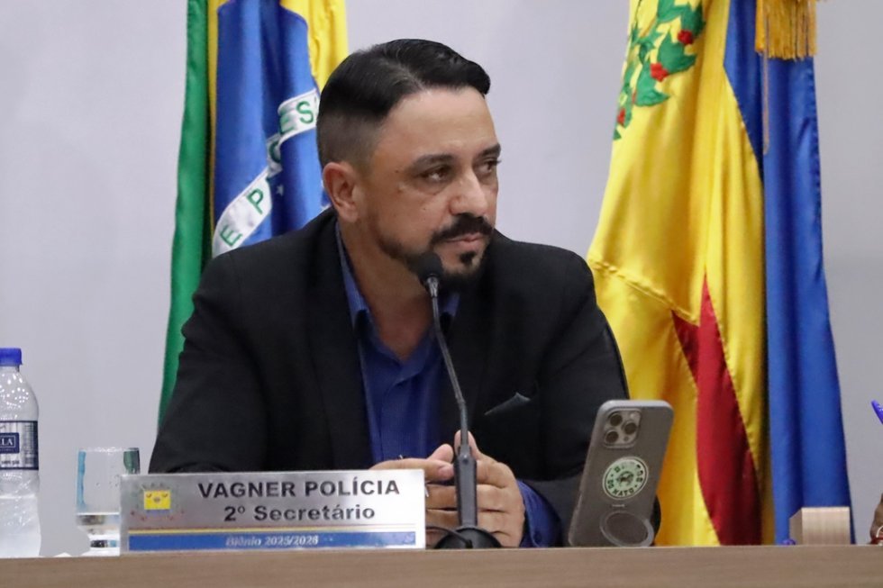 Vereador solicita melhorias em ponto de ônibus na Vila Alice, em Ivinhema