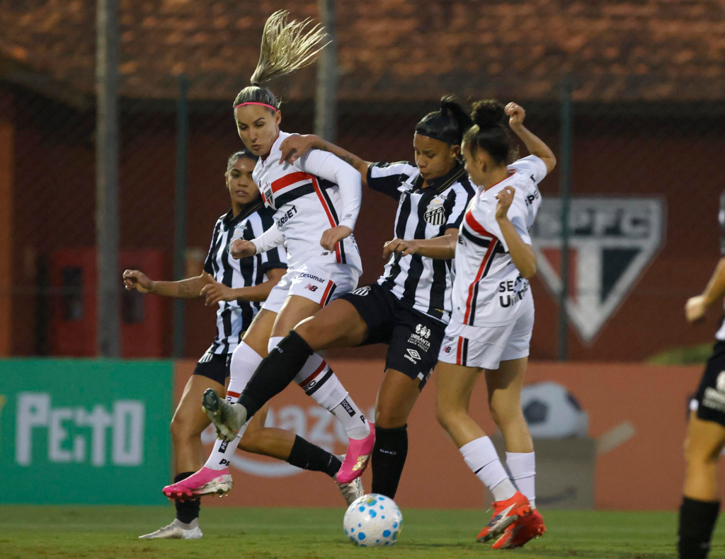 Tricolor bate Santos e conquista a vice-liderança do Brasileirão Feminino