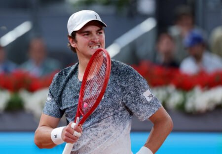 João Fonseca enfrenta Novak Djokovic em sua maior partida na carreira