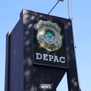 Homem é detido após vandalismo em praça de Dourados
