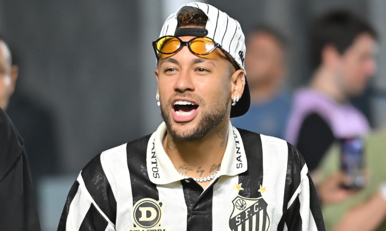 Neymar tranquiliza sobre lesão e SE apresenta à Seleção Brasileira