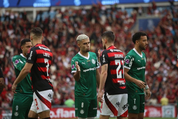 Confronto entre Flamengo e Palmeiras agita o Campeonato Brasileiro