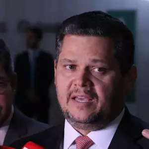 Tramitação da PEC que extingue a escala 6×1 permanece sem avanços no Senado