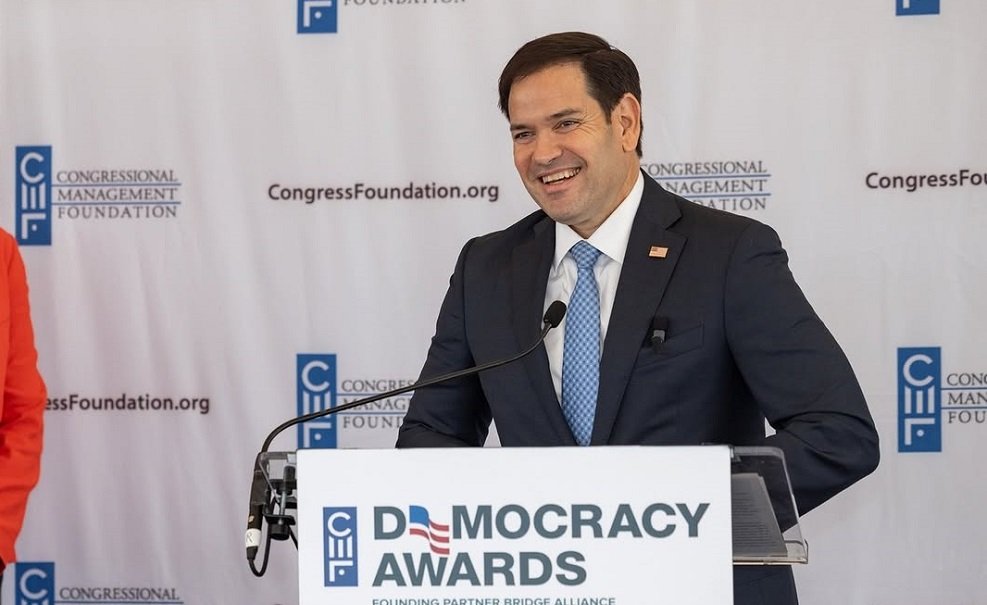 Marco Rubio responde a Flávio Bolsonaro sobre tarifas e parceria entre Brasil e EUA