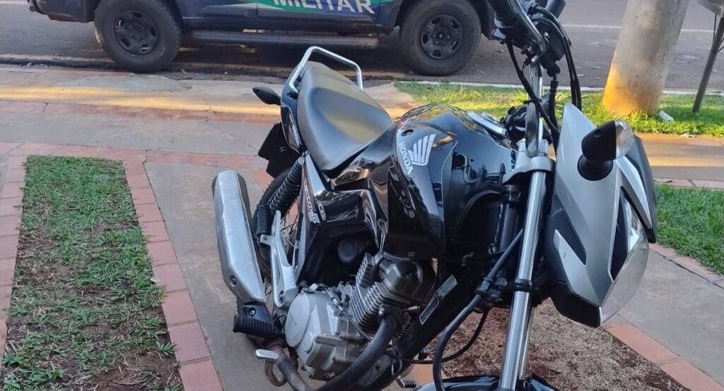 Motociclista é abordado pela PM após manobras arriscadas em Nova Andradina