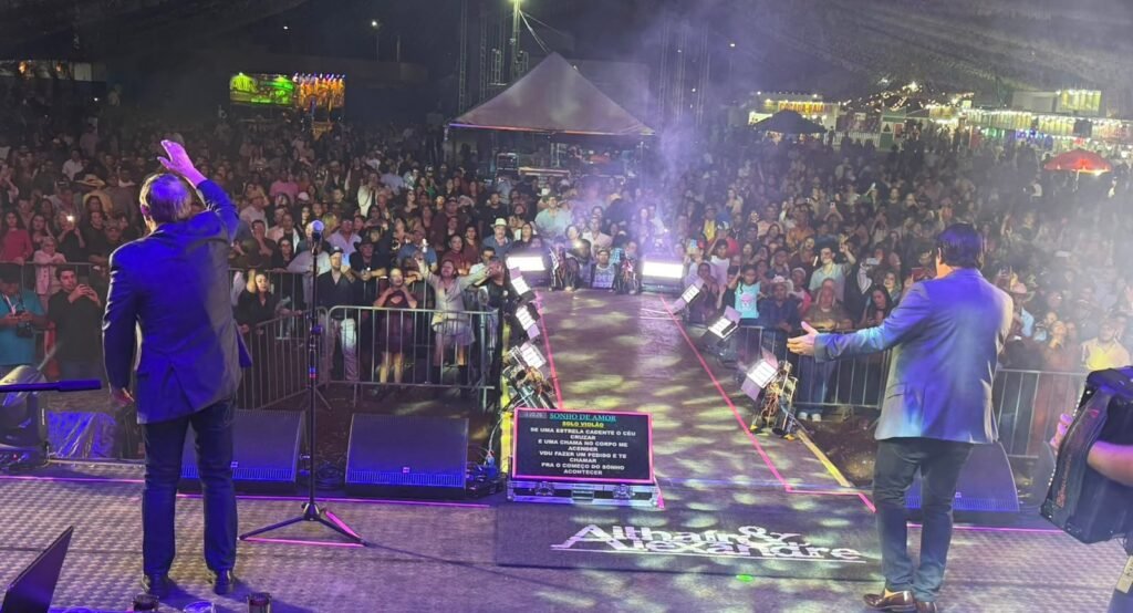Sertanejo embala o encerramento da Festa do Sereno em Batayporã