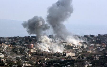 Israel intensifica ataques no Líbano e atinge mais de 80 alvos do Hezbollah