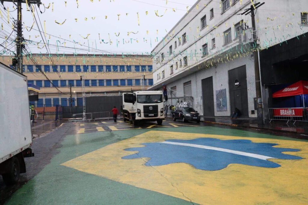 Organização da Cidade da Copa mantém programação apesar da chuva em Campo Grande