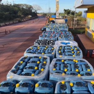 Grande apreensão de insumos químicos para cocaína é realizada em Corumbá