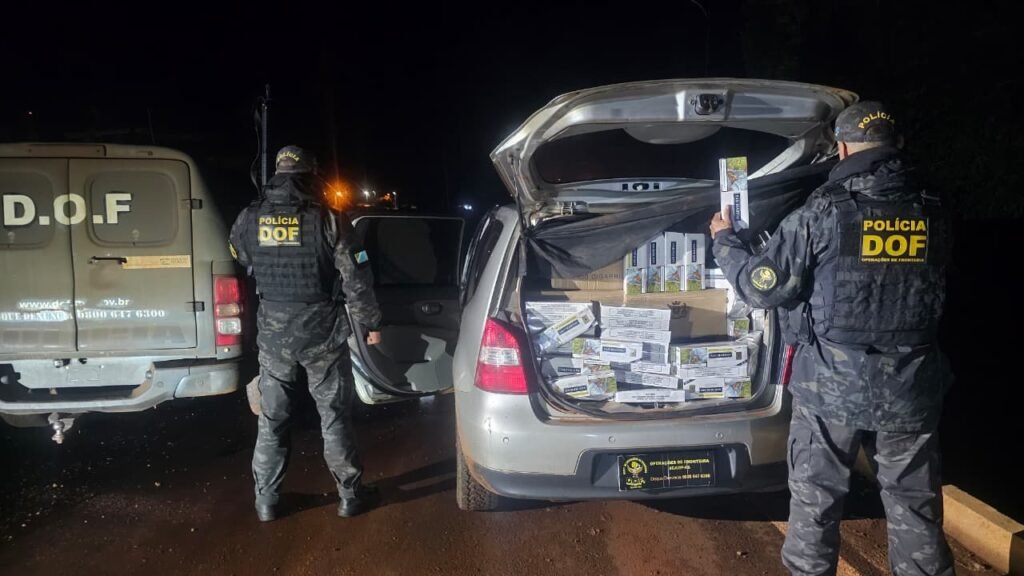 Apreensão de veículo com cigarros contrabandeados em Laguna Carapã