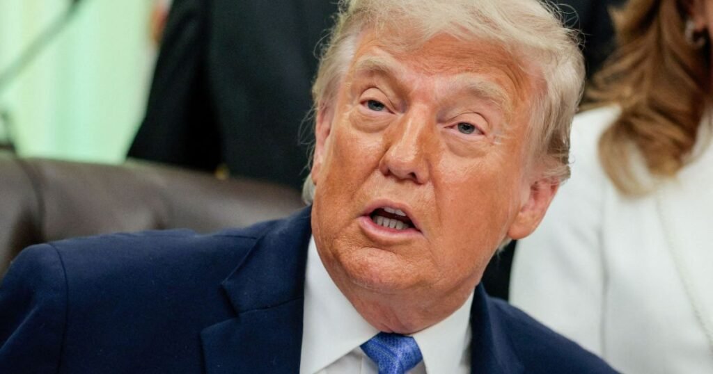 Trump ativa legislação da Guerra Fria para aumentar produção de armamentos