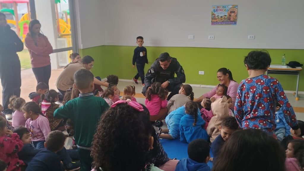 Polícia Militar promove ação educativa sobre animais de estimação em Ponta Porã