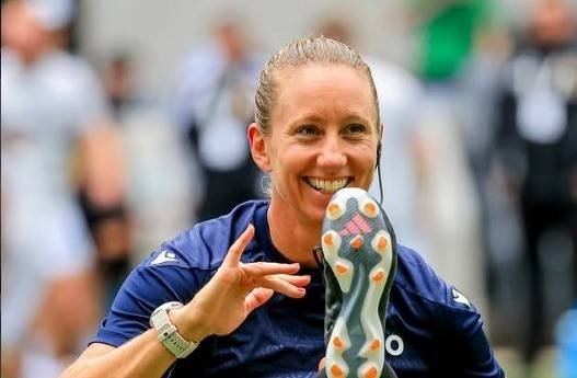 Árbitras femininas marcam presença histórica na Copa do Mundo de 2026