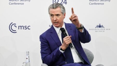 Gavin Newsom, governador da Califórnia, enfrenta investigação federal