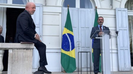 Lula sugere que ONU adote urnas eletrônicas e menciona possibilidade de nova candidatura