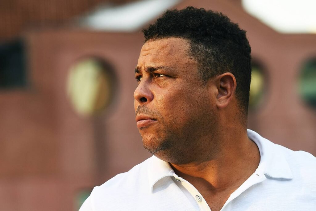 Ronaldo Fenômeno provoca polêmica ao elogiar Messi como o melhor de todos os tempos