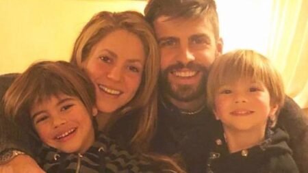 Shakira é vista ao lado de ator mexicano em Los Angeles após separação