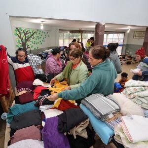 Dourados distribui mais de 13 mil peças na Campanha do Agasalho 2026