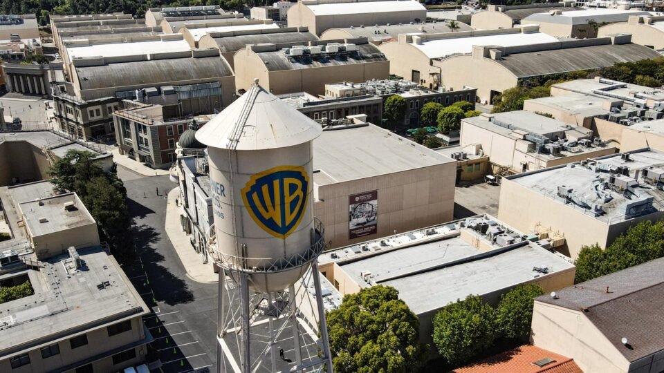 Aprovação da fusão entre Paramount e Warner Bros. Discovery avança nos EUA