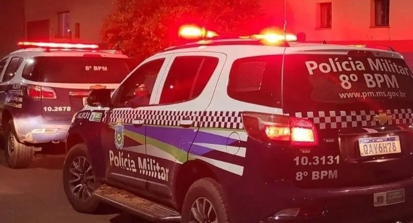 Motorista é detido após colidir com muro em Nova Andradina sob suspeita de embriaguez
