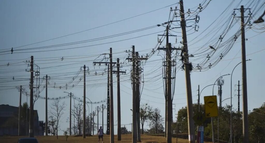 Aumento de acidentes com a rede elétrica é registrado no Brasil em 2025