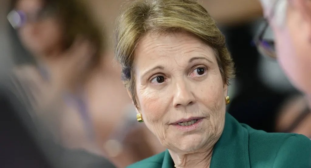 Tereza Cristina rejeita candidatura ao lado de Flávio Bolsonaro e almeja presidência do Senado