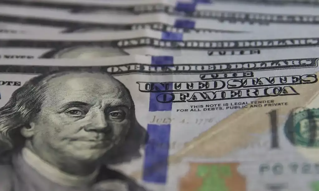 Dólar comercial encerra a semana em queda, cotado a R$ 5,16