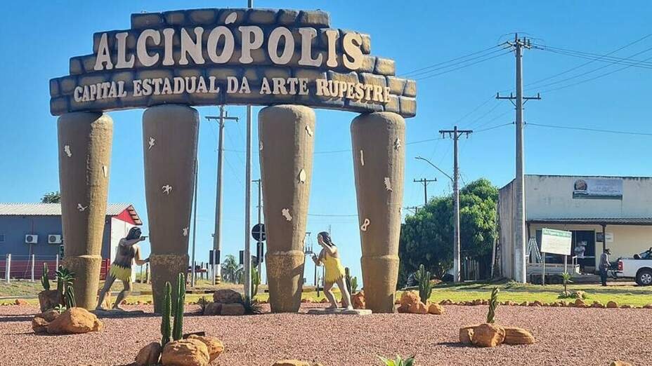 Suspensão de licitação em Alcinópolis levanta questões sobre exigências técnicas