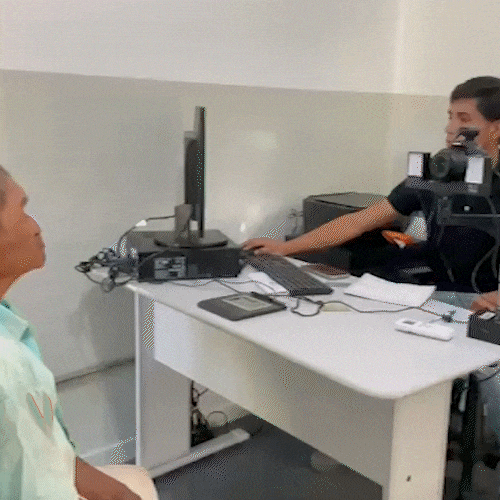 Indígena de 109 anos recebe primeira identidade na aldeia onde nasceu