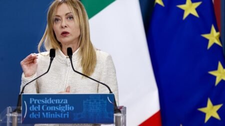 Itália implementa controle de fronteiras devido à crise migratória na Espanha