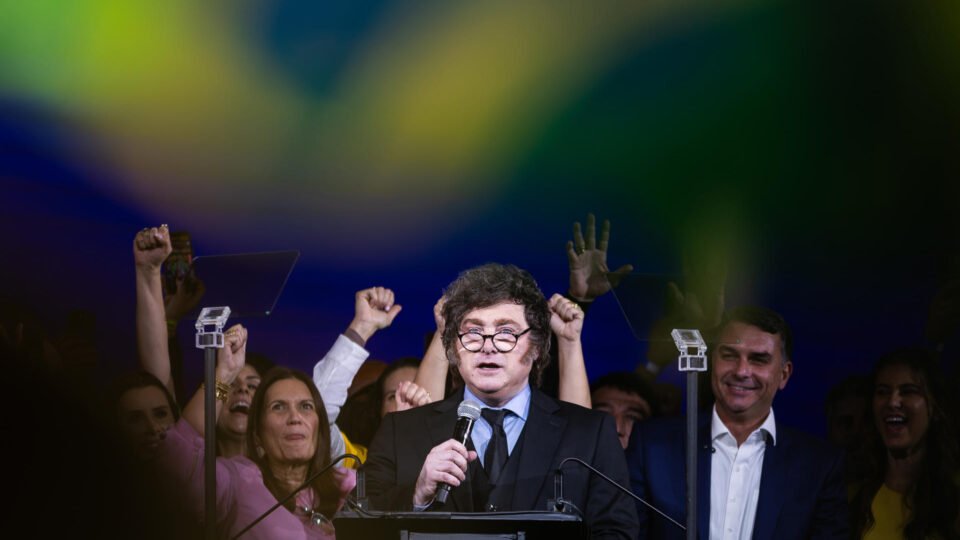 Javier Milei critica Lula e Moraes durante visita ao Brasil