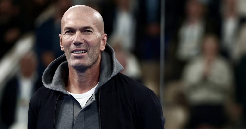 Zinedine Zidane assume comando da seleção francesa após saída de Deschamps
