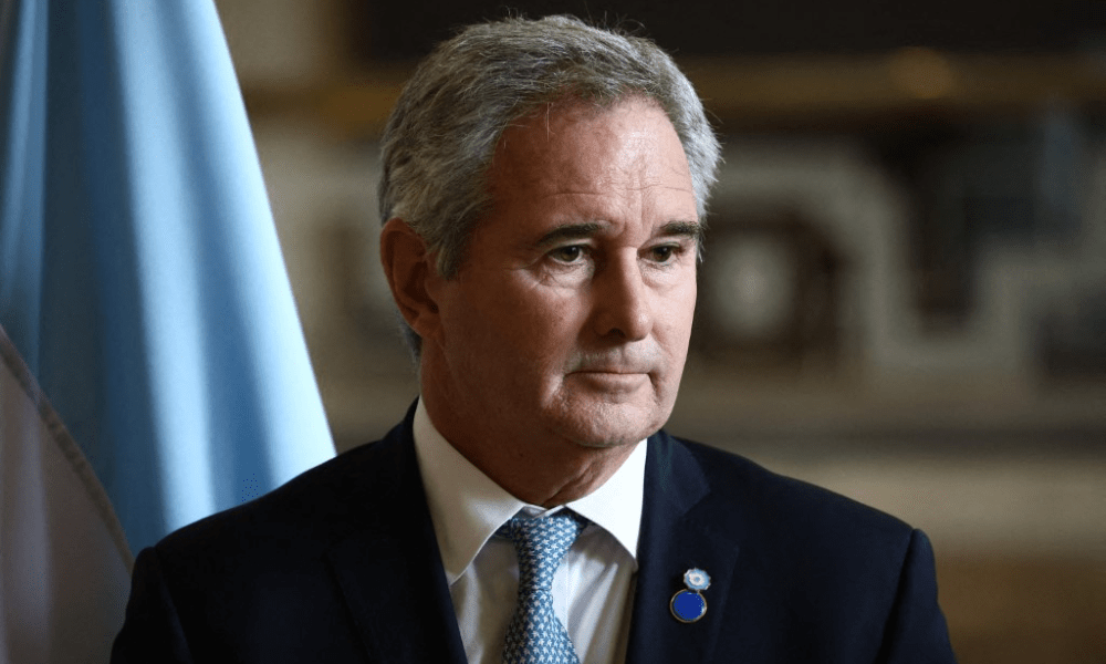 Ministro argentino reafirma laços com o Brasil após declarações de Milei