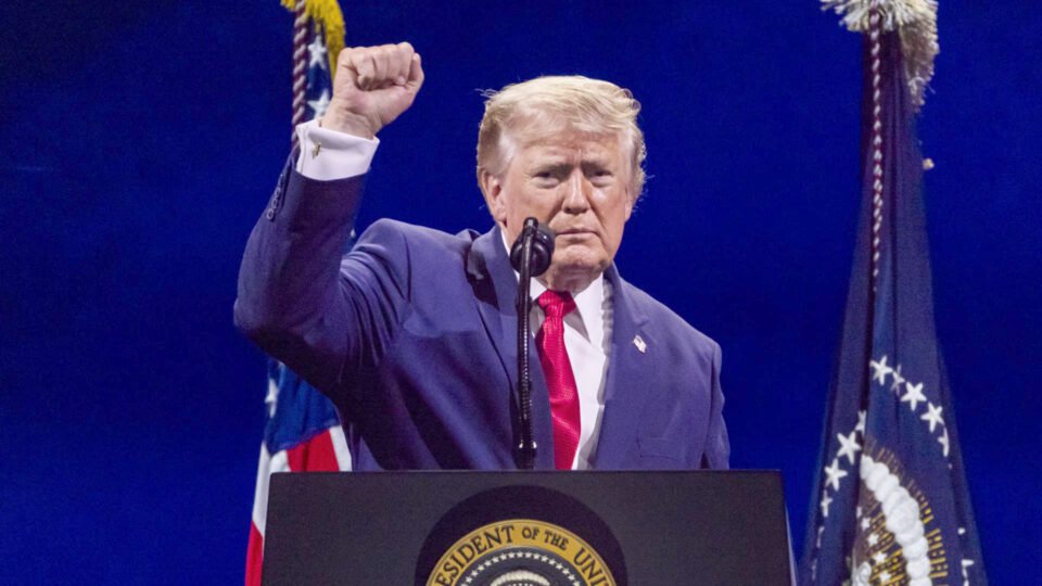 Donald Trump homenageia 250 anos dos EUA em discurso repleto de patriotismo