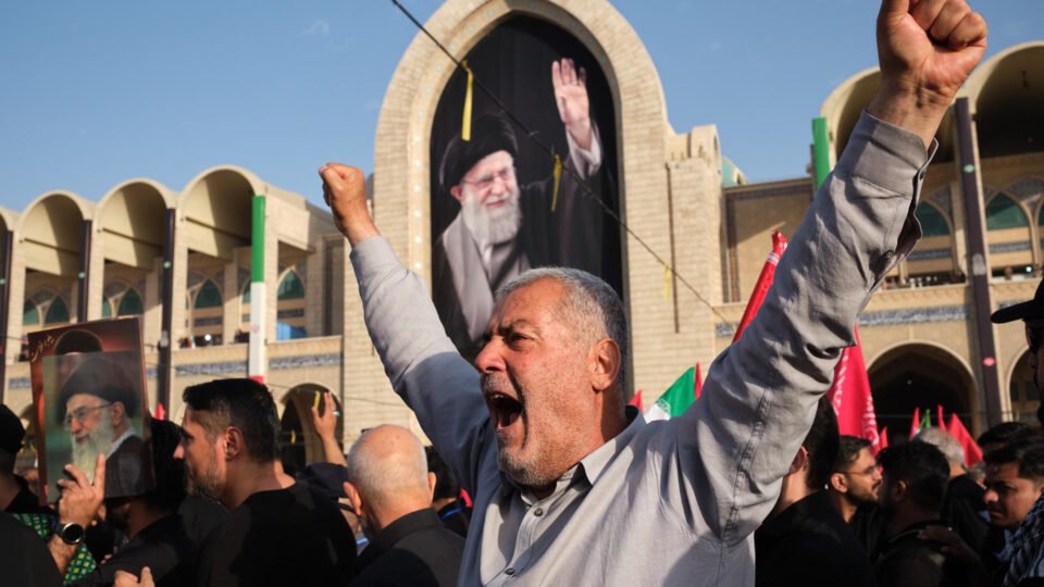 Funeral de Ali Khamenei marca ausência do novo líder supremo do Irã