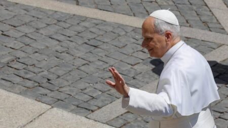 Patti Smith se encontra com Papa Leão XIV em audiência no Vaticano