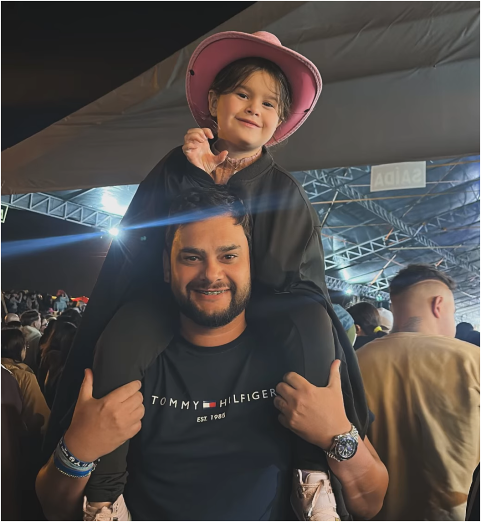Pai emociona ao mostrar que o maior presente para um filho é a presença