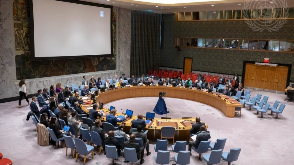 França provoca EUA em reunião da ONU, que se retira em protesto
