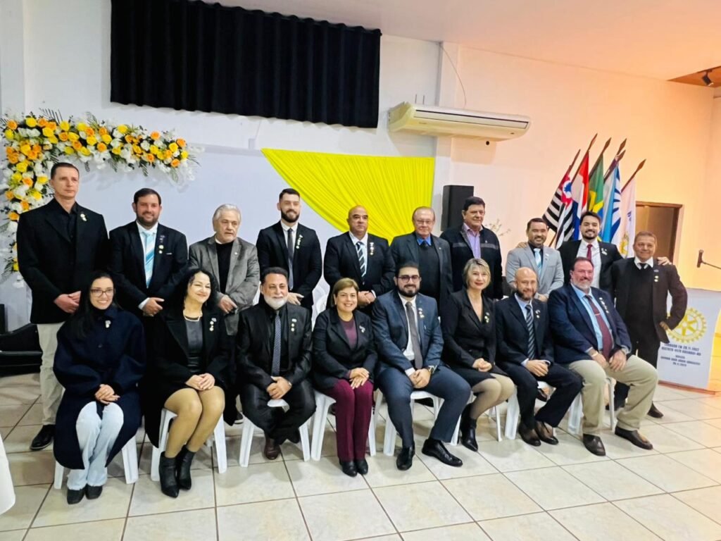 Cerimônia marca a posse da nova diretoria do Rotary Club de Amambai