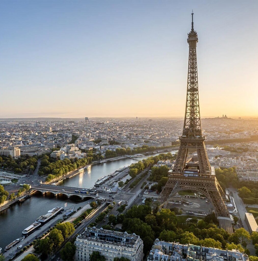 França proíbe redes sociais para menores de 15 anos