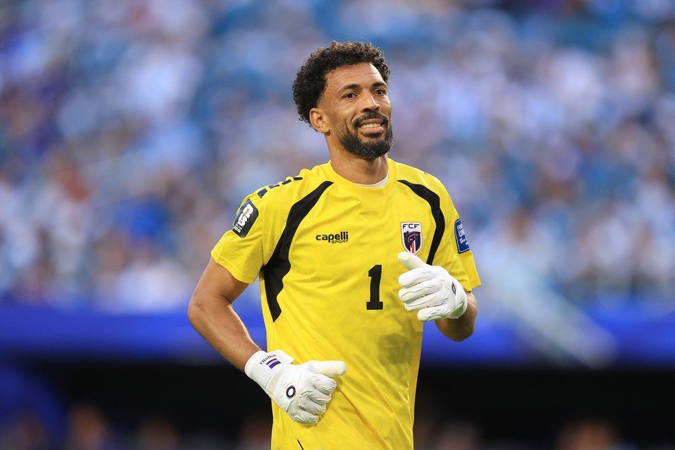 Vozinha é anunciado pelo Colo-Colo e inicia novo desafio após brilhar na Copa do Mundo