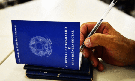Taxa de desemprego no Brasil registra queda e chega a 5,4% em junho de 2026