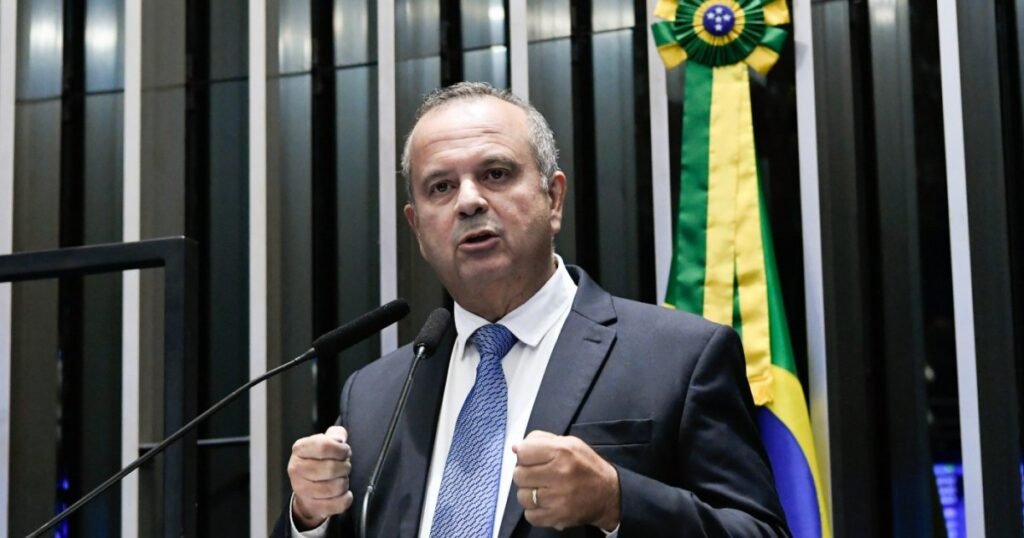 Rogério Marinho critica decisão do STF sobre visitas de FLÁVIO BOLSONARO a Jair