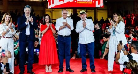 Lula é oficialmente candidato à reeleição pela sétima vez