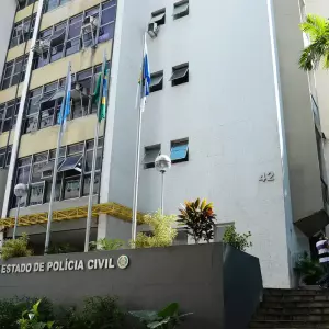 Polícia Civil realiza operação para prender membros do Comando Vermelho no Rio de Janeiro